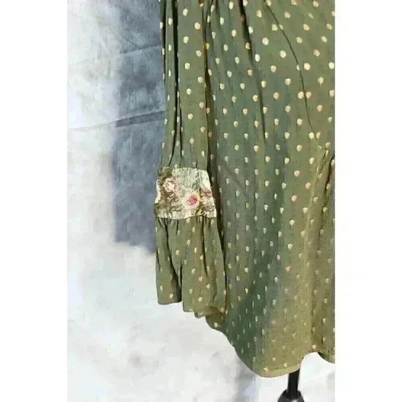 Chico's size 1 green w/gold thread dots;crushed velvet accents on shoulder lined - Picture 5 of 16